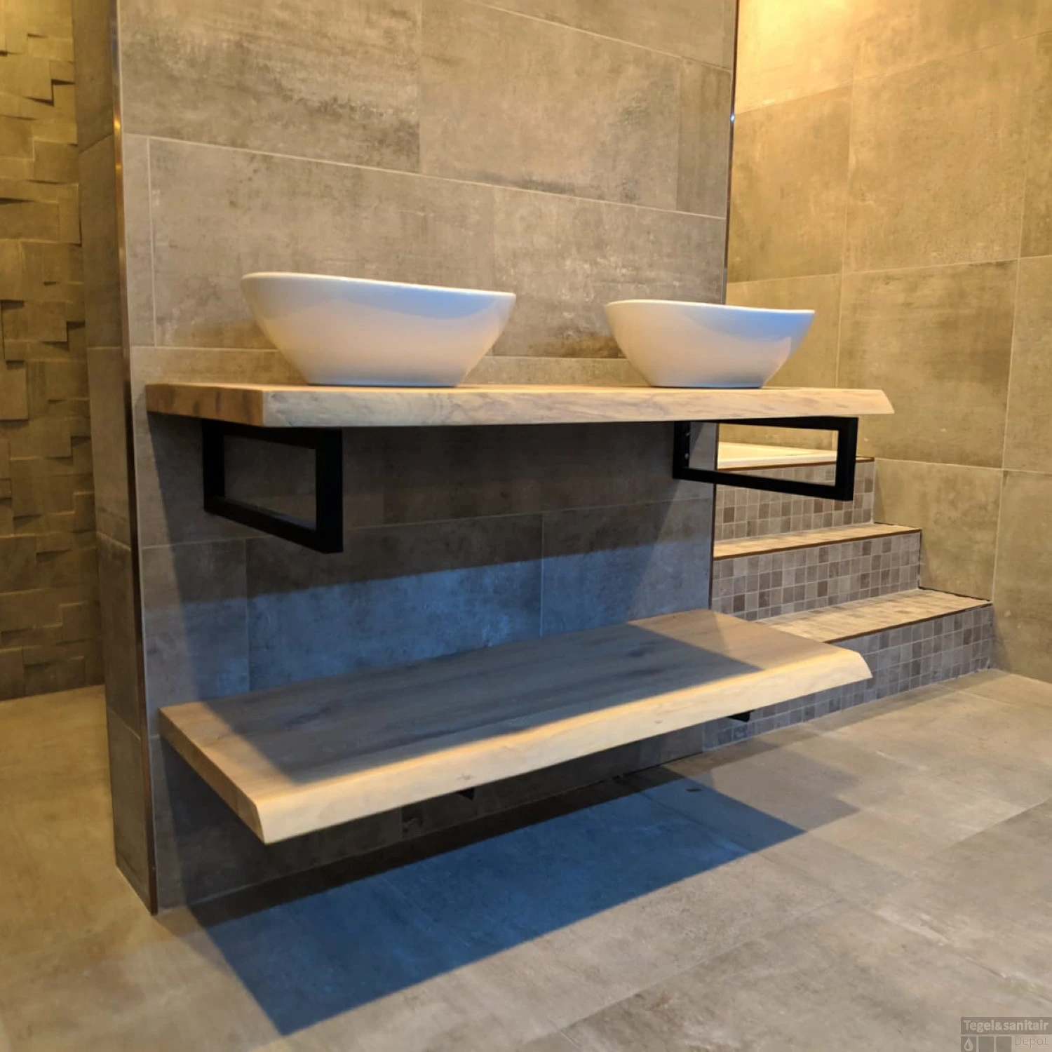 Badkamermeubel BWS Woodstone Twee Bovenbladen Met Boomstamkant 120 Cm (met Beugels En Waskommen) 5 Badkamermeubel BWS Woodstone Twee Bovenbladen Met Boomstamkant 120 Cm (met Beugels En Waskommen) - Afbeelding 3