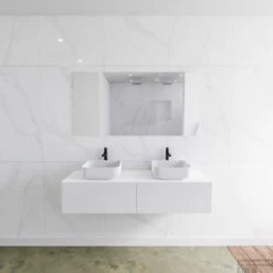 Badkamermeubelset Mondiaz LAGOM 140 Cm Met Topblad Dubbele Wastafel Solid Surface Opzetkom Binx Met 2 Kraangaten Mat Wit (2 Laden)