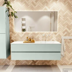 MONDIAZ VICA 150cm Badmeubel Onderkast Greey 2 Lades. Wastafel CLOUD Rechts 1 Kraangat, Kleur Talc Met Spiegel LED. -Geberiter Meubels Geschaft badkamermeubel vica greey cloud talc set1 0048