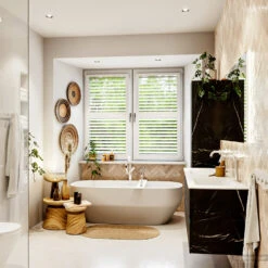 MONDIAZ VICA 150cm Badmeubel Onderkast Marquina 4 Lades. Wastafel CLOUD Dubbel 2 Kraangaten, Kleur Talc Met Spiegel LED. -Geberiter Meubels Geschaft badkamermeubel vica marquina cloud talc set3 0074