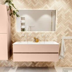 MONDIAZ VICA 130cm Badmeubel Onderkast Rosee 2 Lades. Wastafel CLOUD Dubbel 2 Kraangaten, Kleur Talc Met Spiegel LED. -Geberiter Meubels Geschaft badkamermeubel vica rosee cloud talc set1 0033