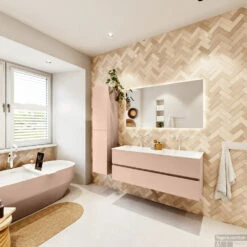 MONDIAZ VICA 130cm Badmeubel Onderkast Rosee 2 Lades. Wastafel CLOUD Dubbel 2 Kraangaten, Kleur Talc Met Spiegel LED. -Geberiter Meubels Geschaft badkamermeubel vica rosee cloud talc set4 0033