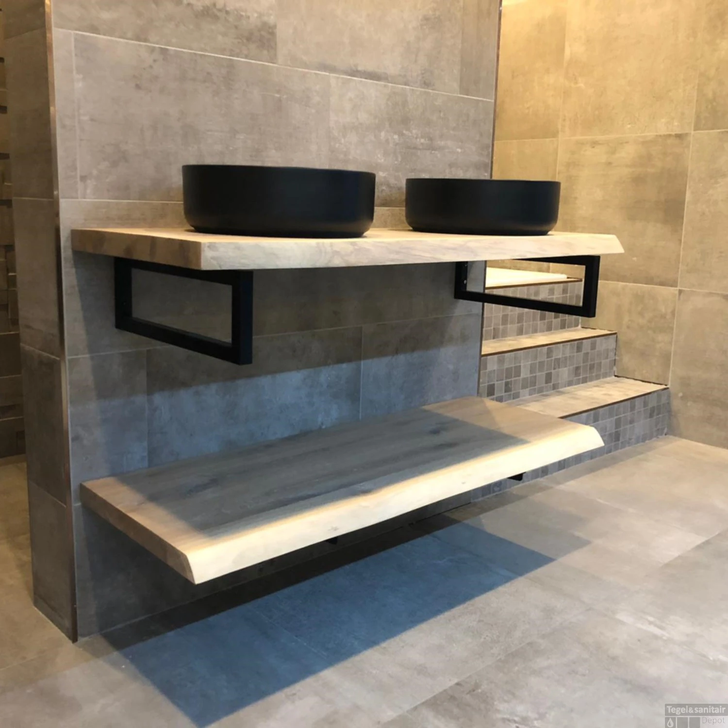 Badkamermeubel BWS Woodstone Twee Bovenbladen Met Boomstamkant 120 Cm (met Beugels En Waskommen) 8 Badkamermeubel BWS Woodstone Twee Bovenbladen Met Boomstamkant 120 Cm (met Beugels En Waskommen) - Afbeelding 6