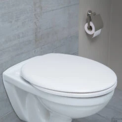 Toiletzitting Schutte White Duroplast Soft Close Wit -Geberiter Meubels Geschaft toiletzitting schutte white duroplast soft close wit sfeer2