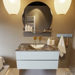 MONDIAZ VICA-DLUX 100cm Badmeubel Onderkast Clay 2 Lades. Inbouw Wastafel CLOUD Midden Zonder Kraangat, Kleur Lava, En Spiegel Model SPOT -Geberiter Meubels Geschaft vica dluxe inbouw cloud lava clay front1 0008