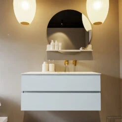 MONDIAZ VICA-DLUX 110cm Badmeubel Onderkast Clay 2 Lades. Inbouw Wastafel CLOUD Rechts Zonder Kraangat, Kleur Opalo, En Spiegel Model SPOT -Geberiter Meubels Geschaft vica dluxe inbouw cloud opalo clay front2 0016